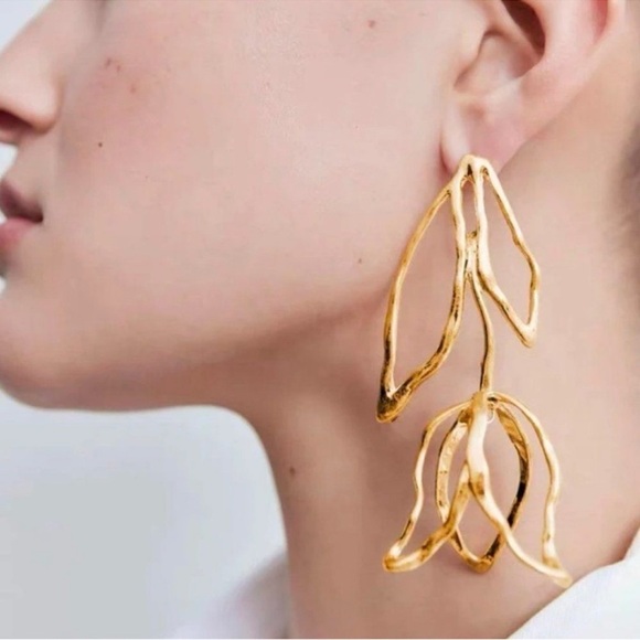 Zara Gold Tulip Earrings - Picture 1 of 6